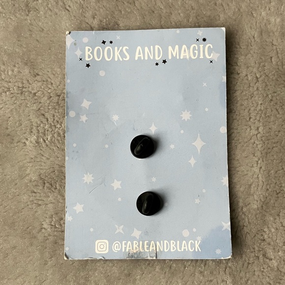 His Dark Materials Alethiometer Golden Compass Inspired Large Enamel Pin Badge - Picture 2 of 2